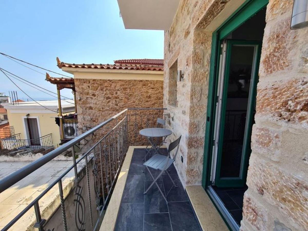 Gythio Townhouse Apartment Bagian luar foto
