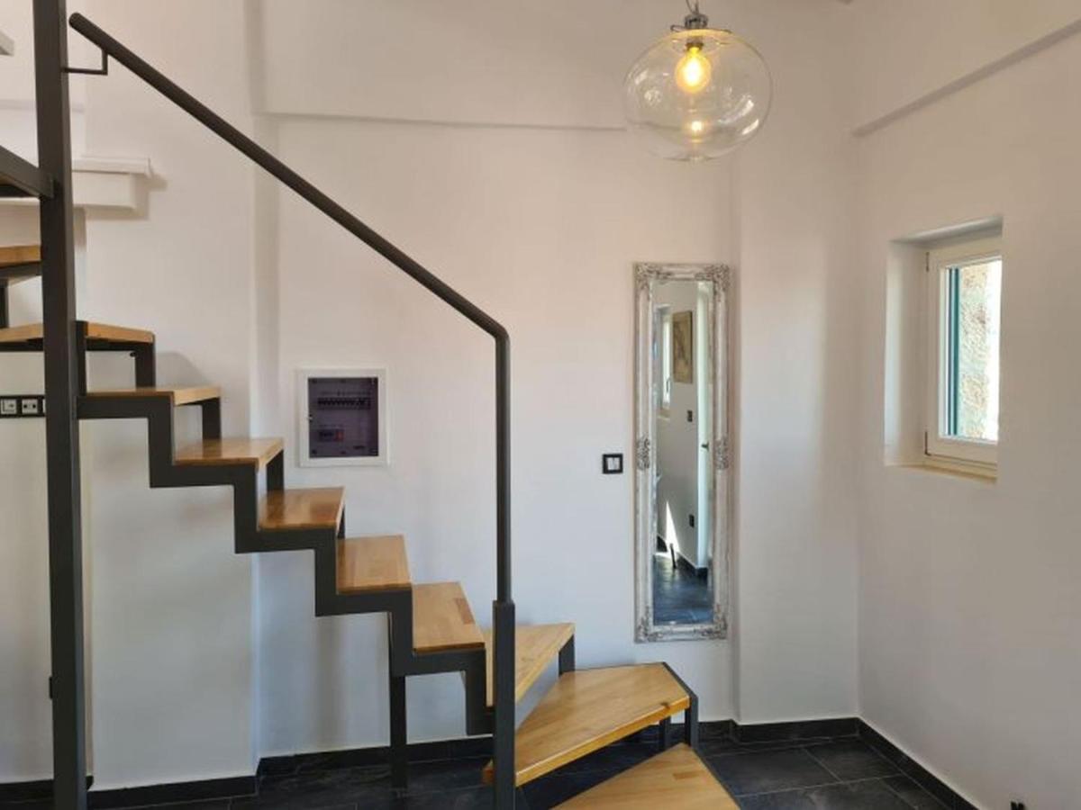 Gythio Townhouse Apartment Bagian luar foto