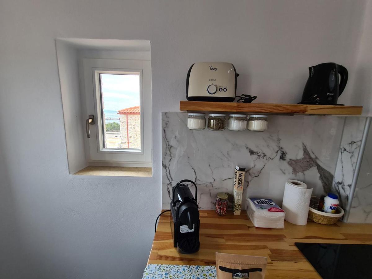 Gythio Townhouse Apartment Bagian luar foto